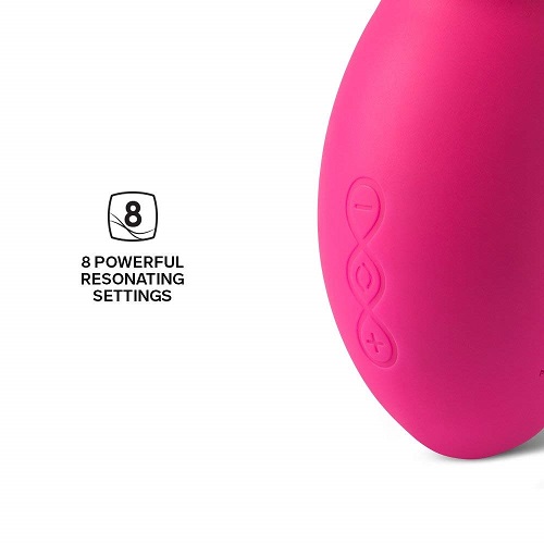 LELO SONA Cruise Clitoral Massager Cerise, Compact cerise clitoral massager with a smooth silicone body and softly curved mo…
